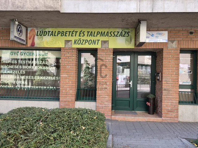 Eladó kereskedelmi és ipari ingatlan Budapest II. kerület, Országút 50 nm