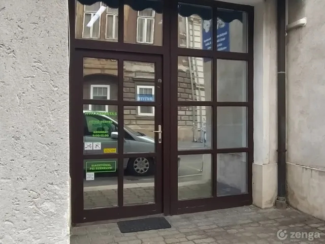 Eladó lakás Sopron, Belváros 28 nm
