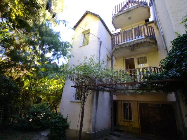 Eladó ház Budapest XII. kerület, Istenhegy 221 nm
