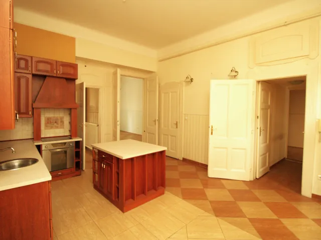 Eladó lakás Budapest XIII. kerület, Újlipótváros, Kárpát utca 7b 121 nm