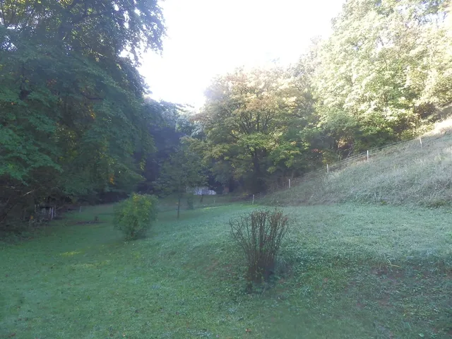 Eladó telek Visegrád 4044 nm