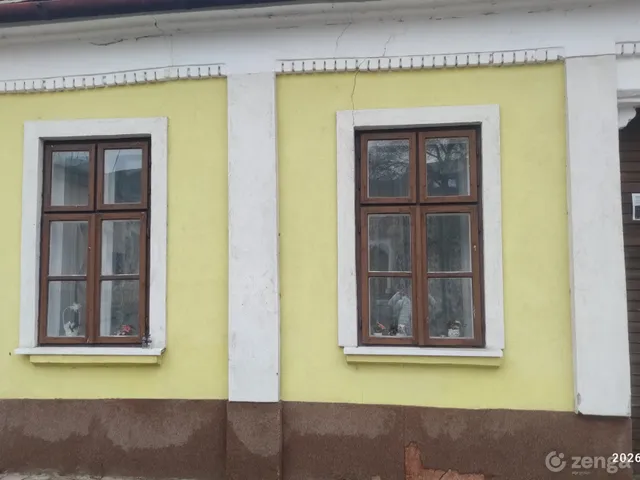 Eladó ház Tata, Óváros, Hősök tere  80 nm