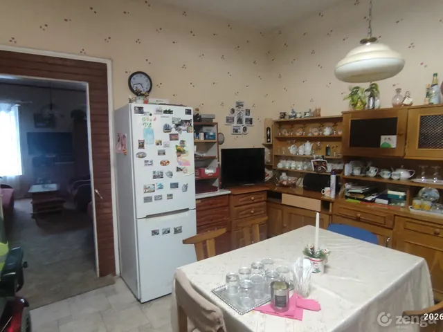 Eladó ház Tata, Óváros, Hősök tere  80 nm