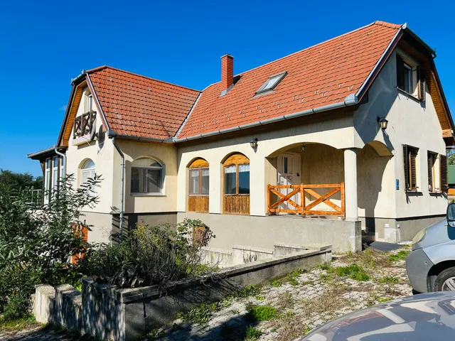 Eladó ház Nemesbük 359 nm