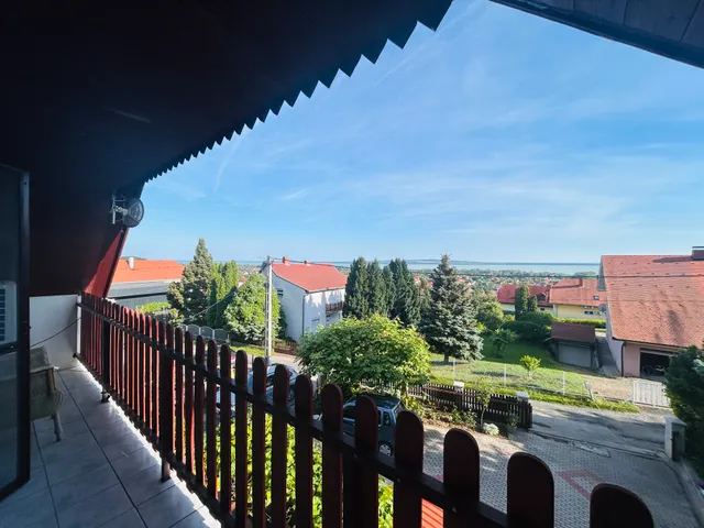 Eladó ház Vonyarcvashegy 180 nm