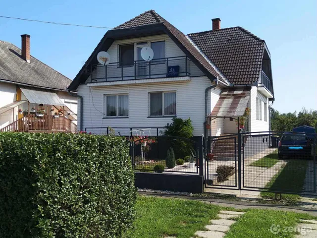 Eladó ház Zsurk 150 nm