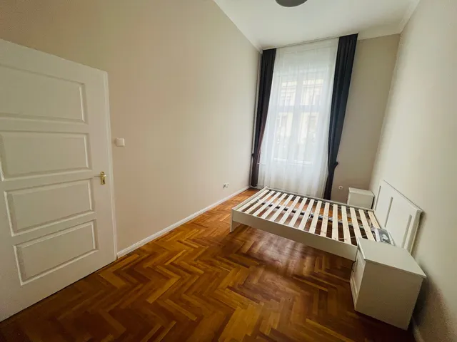 Kiadó lakás Budapest VI. kerület, Nagykörúton belüli terület 105 nm