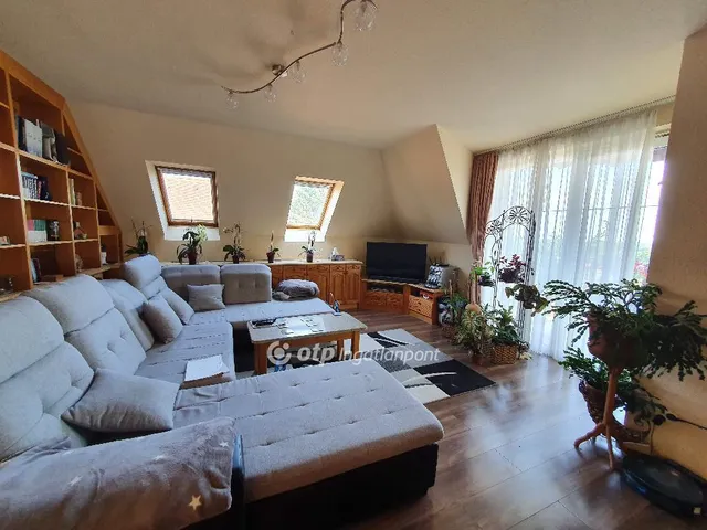 Eladó ház Budapest III. kerület, Aranyhegy 159 nm