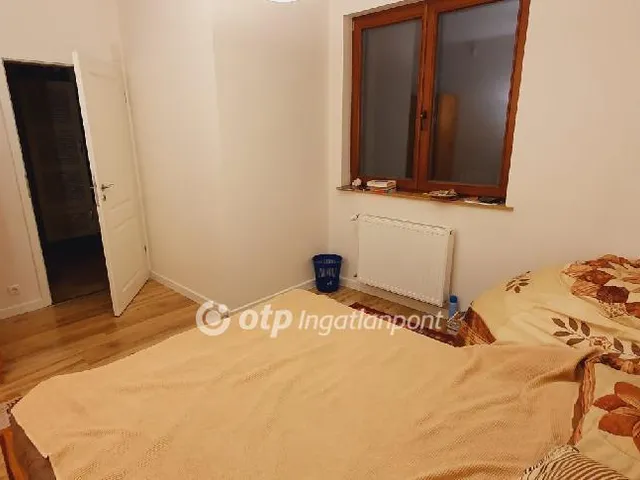 Eladó ház Budapest III. kerület, Aranyhegy 398 nm