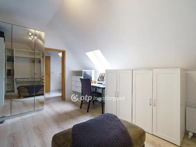 Eladó ház Budapest III. kerület, Ürömhegy 253 nm