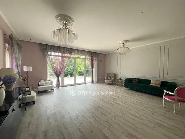 Eladó ház Budapest II. kerület, Pesthidegkút-Ófalu 340 nm
