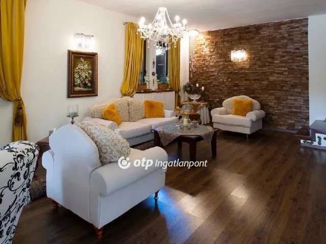 Eladó ház Budapest II. kerület, Erzsébetliget 370 nm