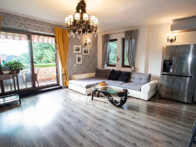 Eladó ház Budapest II. kerület, Erzsébetliget 370 nm