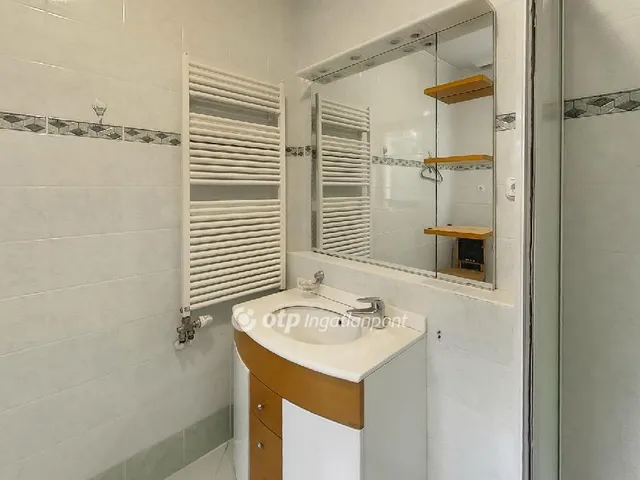 Eladó ház Budapest II. kerület, Pesthidegkút-Ófalu 270 nm