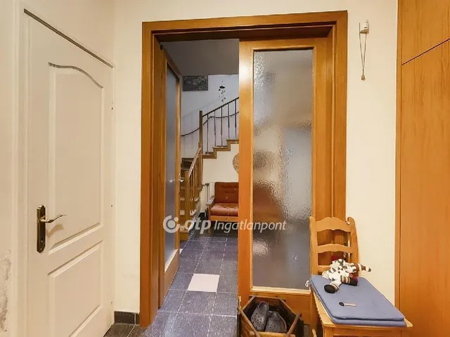 Eladó ház Budapest II. kerület, Pesthidegkút-Ófalu 270 nm