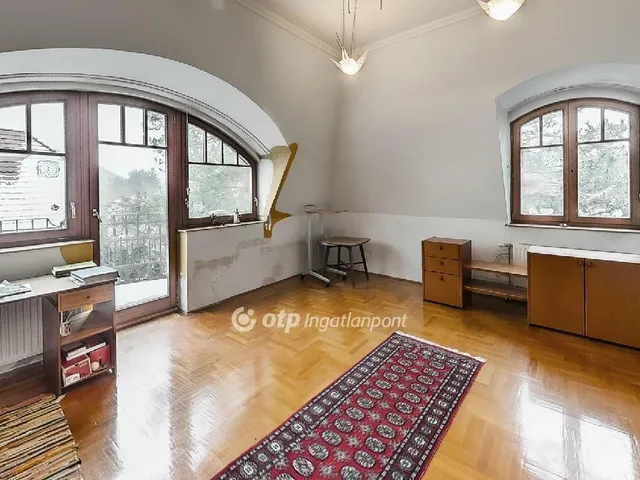 Eladó ház Budapest II. kerület, Pesthidegkút-Ófalu 270 nm