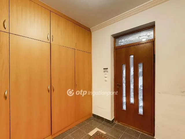 Eladó ház Budapest II. kerület, Pesthidegkút-Ófalu 270 nm