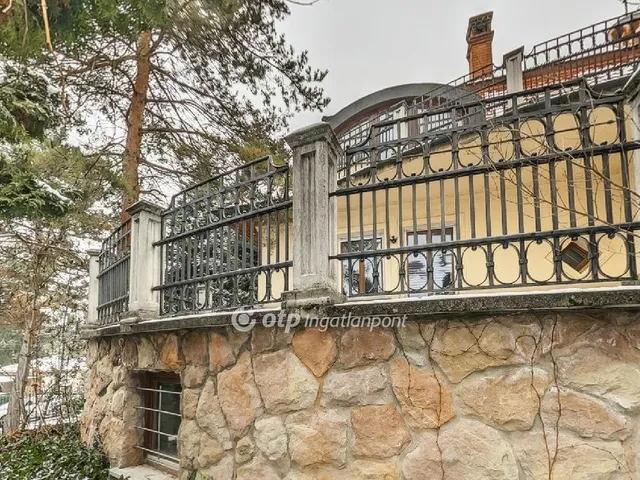 Eladó ház Budapest II. kerület, Pesthidegkút-Ófalu 270 nm