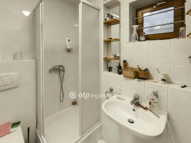 Eladó ház Budapest II. kerület, Pesthidegkút-Ófalu 270 nm