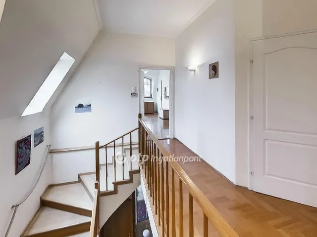 Eladó ház Budapest II. kerület, Pesthidegkút-Ófalu 270 nm