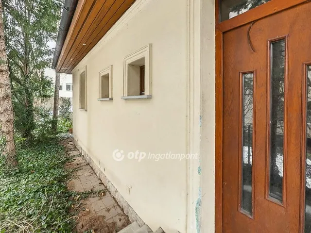 Eladó ház Budapest II. kerület, Pesthidegkút-Ófalu 270 nm