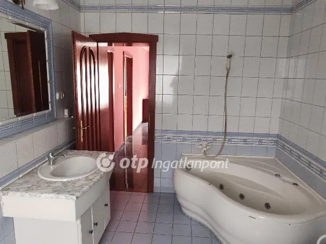 Eladó ház Budapest III. kerület, Testvérhegy 450 nm