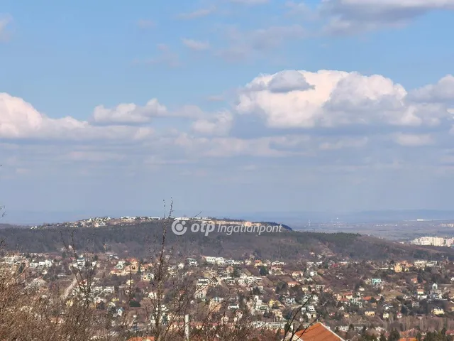 Eladó telek Budapest III. kerület, Testvérhegy 1262 nm