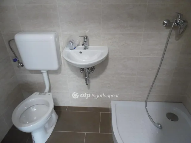 Eladó ház Budapest III. kerület, Békásmegyer 220 nm