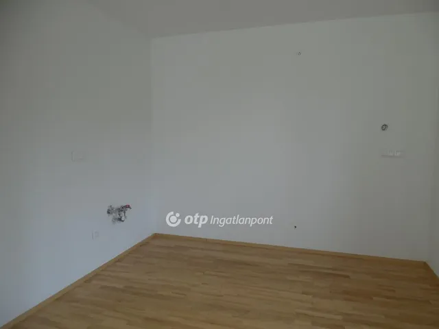 Eladó ház Budapest III. kerület, Békásmegyer 220 nm