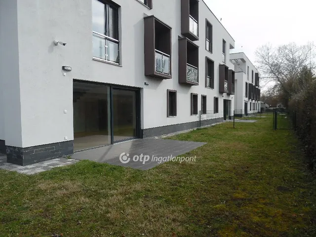 Eladó ház Budapest III. kerület, Békásmegyer 220 nm