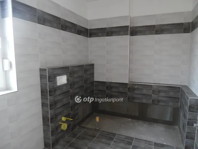 Eladó ház Budapest III. kerület, Békásmegyer 220 nm