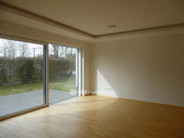 Eladó ház Budapest III. kerület, Békásmegyer 220 nm