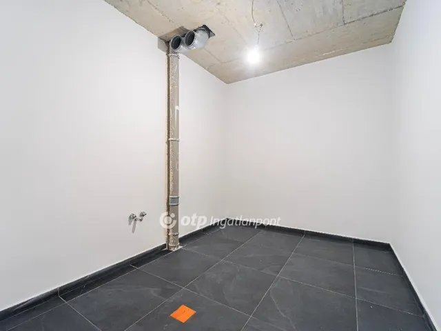 Eladó ház Budapest II. kerület, Máriaremete 250 nm