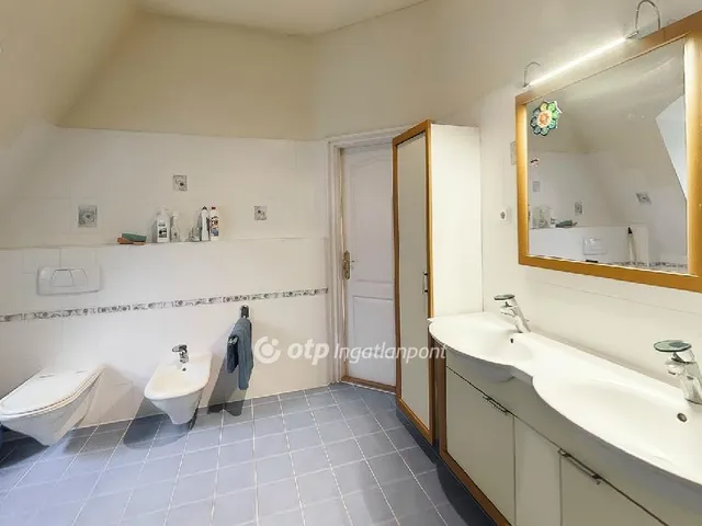 Eladó ház Budapest II. kerület 270 nm