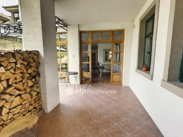 Eladó ház Pilisborosjenő 298 nm