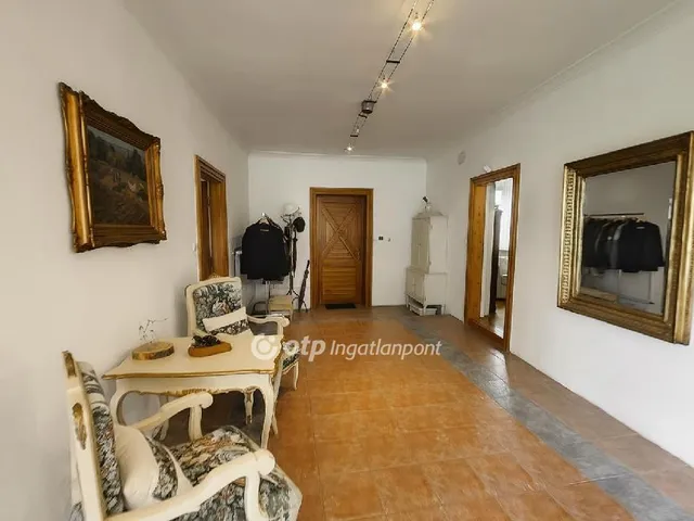 Eladó ház Pilisborosjenő 298 nm