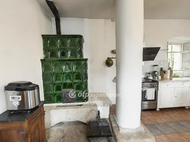 Eladó ház Pilisborosjenő 298 nm