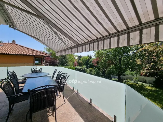 Eladó ház Budapest II. kerület, Máriaremete 320 nm