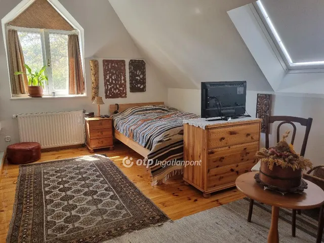 Eladó ház Budapest II. kerület, Máriaremete 320 nm