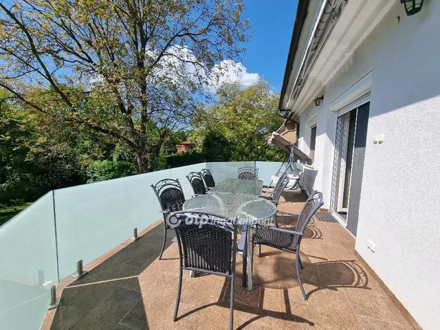 Eladó ház Budapest II. kerület, Máriaremete 320 nm