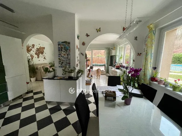 Eladó ház Budapest II. kerület, Budaliget 360 nm