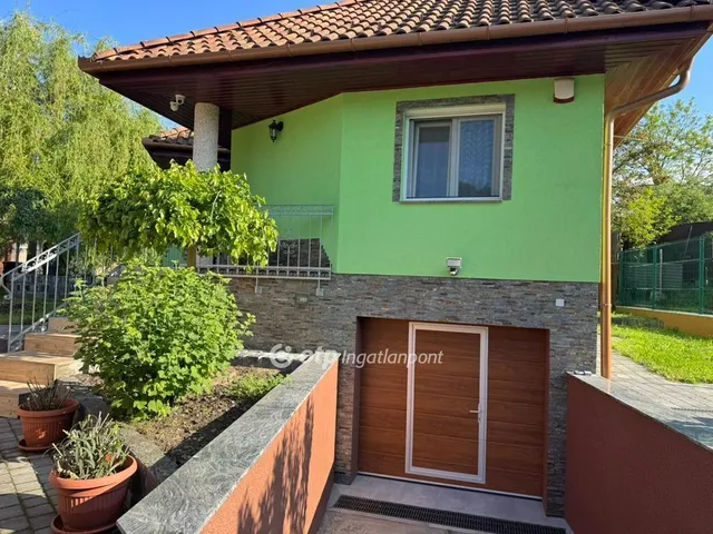 Eladó ház Szigetmonostor, Horány 124 nm