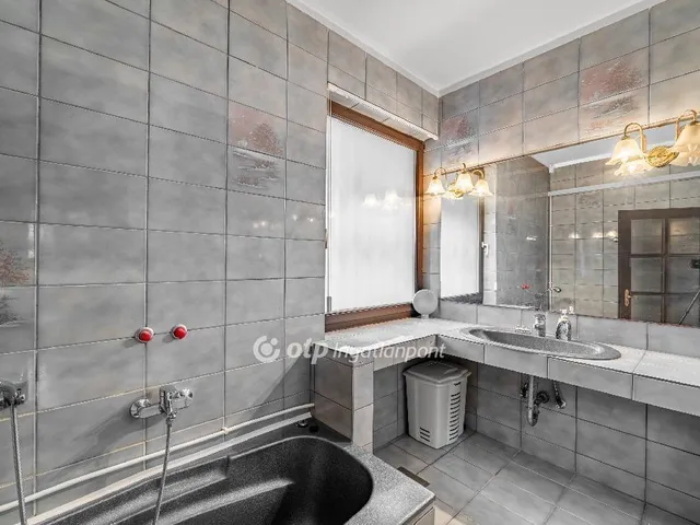 Eladó lakás Budapest II. kerület, Rézmál 175 nm