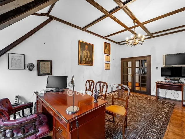 Eladó lakás Budapest II. kerület, Rézmál 175 nm