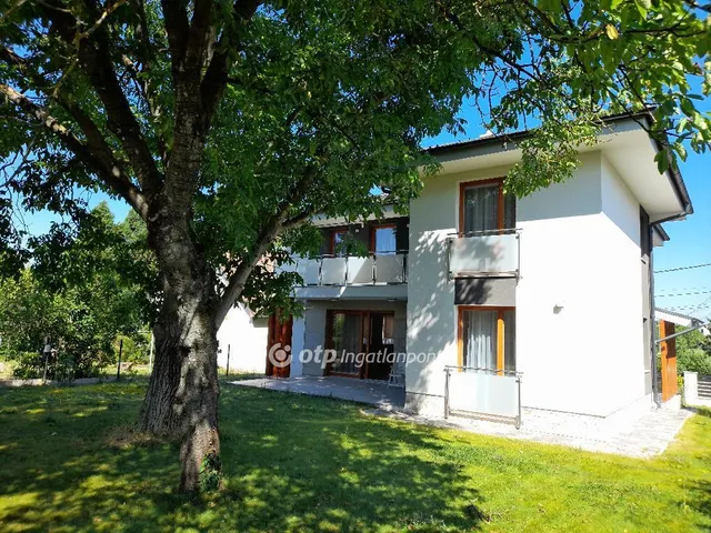 Eladó ház Budapest II. kerület, Erzsébetliget 273 nm