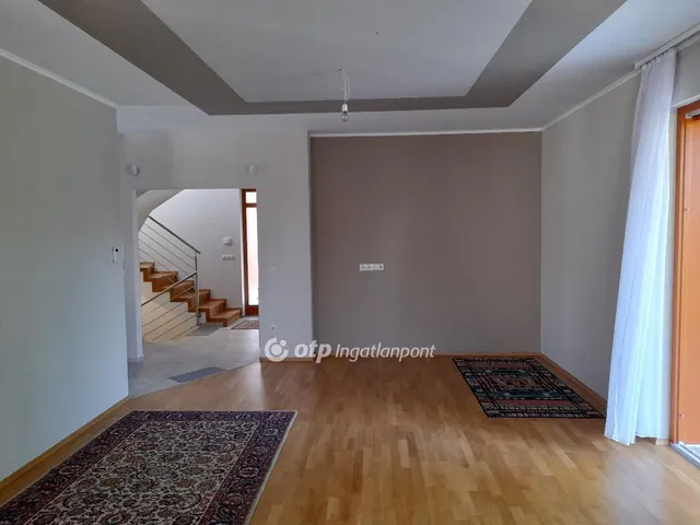Eladó ház Budapest II. kerület, Erzsébetliget 273 nm