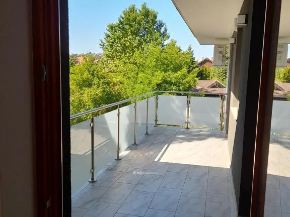 Eladó ház Budapest II. kerület, Erzsébetliget 273 nm