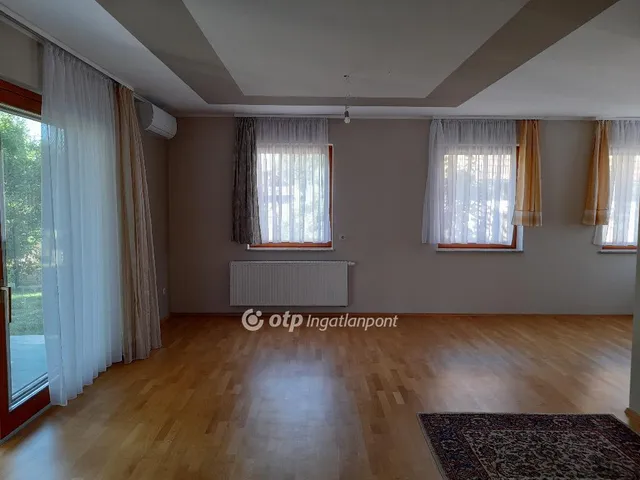 Eladó ház Budapest II. kerület, Erzsébetliget 273 nm