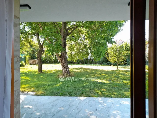 Eladó ház Budapest II. kerület, Erzsébetliget 273 nm