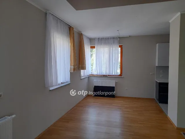 Eladó ház Budapest II. kerület, Erzsébetliget 273 nm